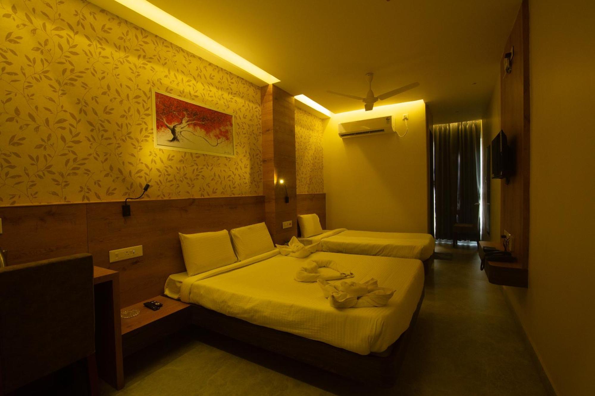 Hotel Palace View Murshidabad Esterno foto