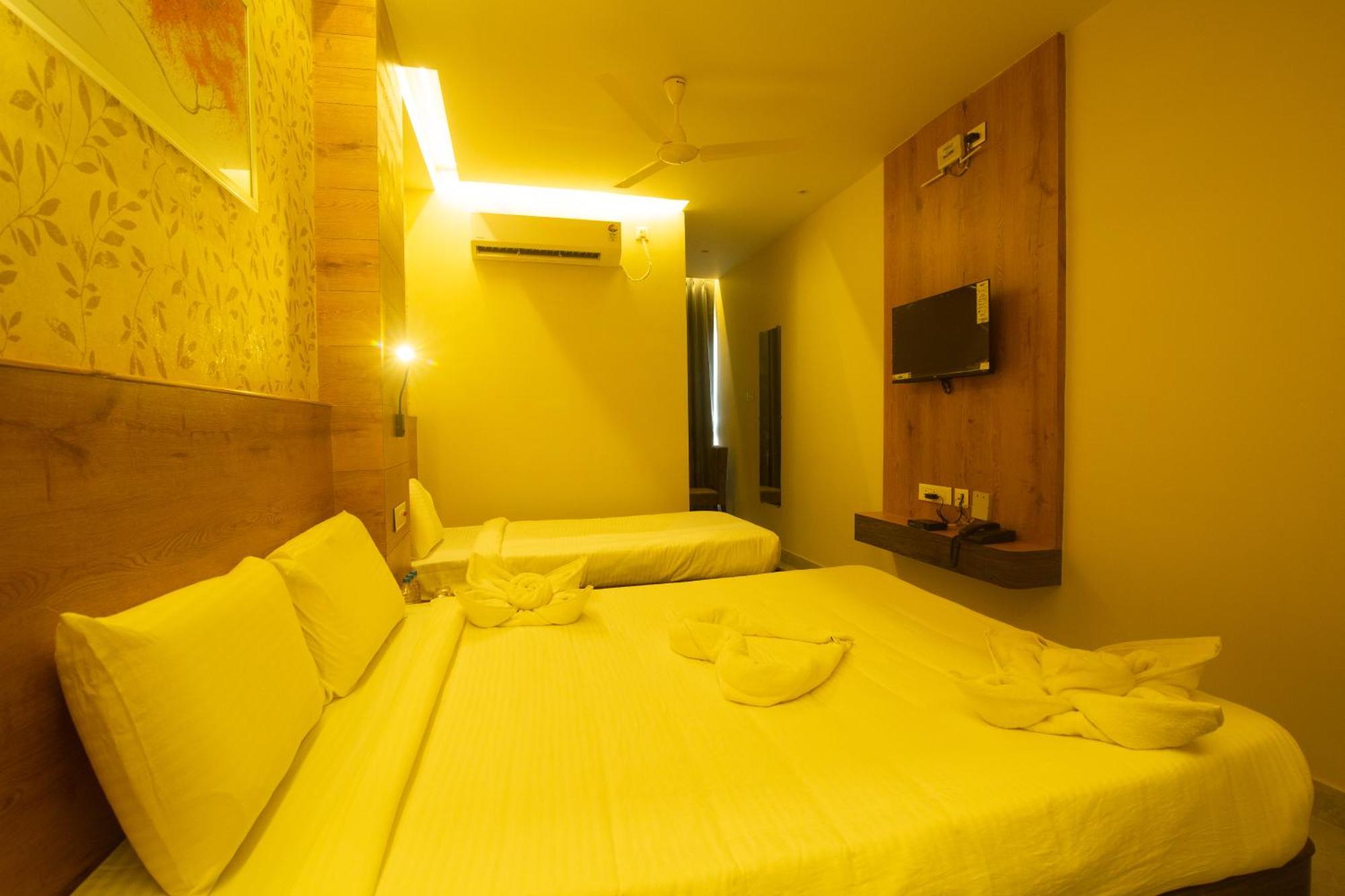 Hotel Palace View Murshidabad Esterno foto