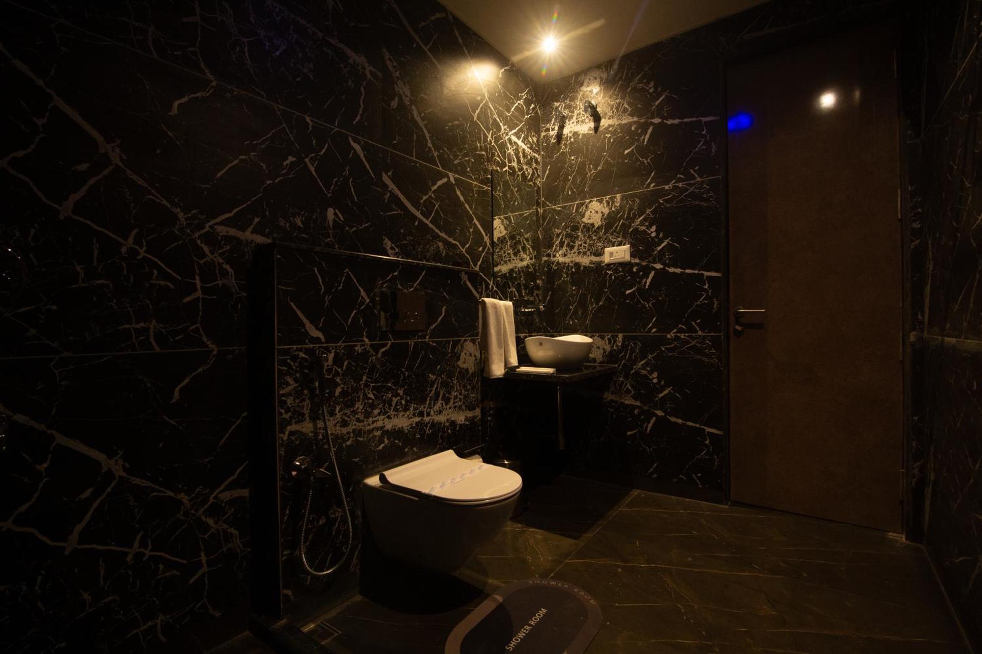 Hotel Palace View Murshidabad Esterno foto