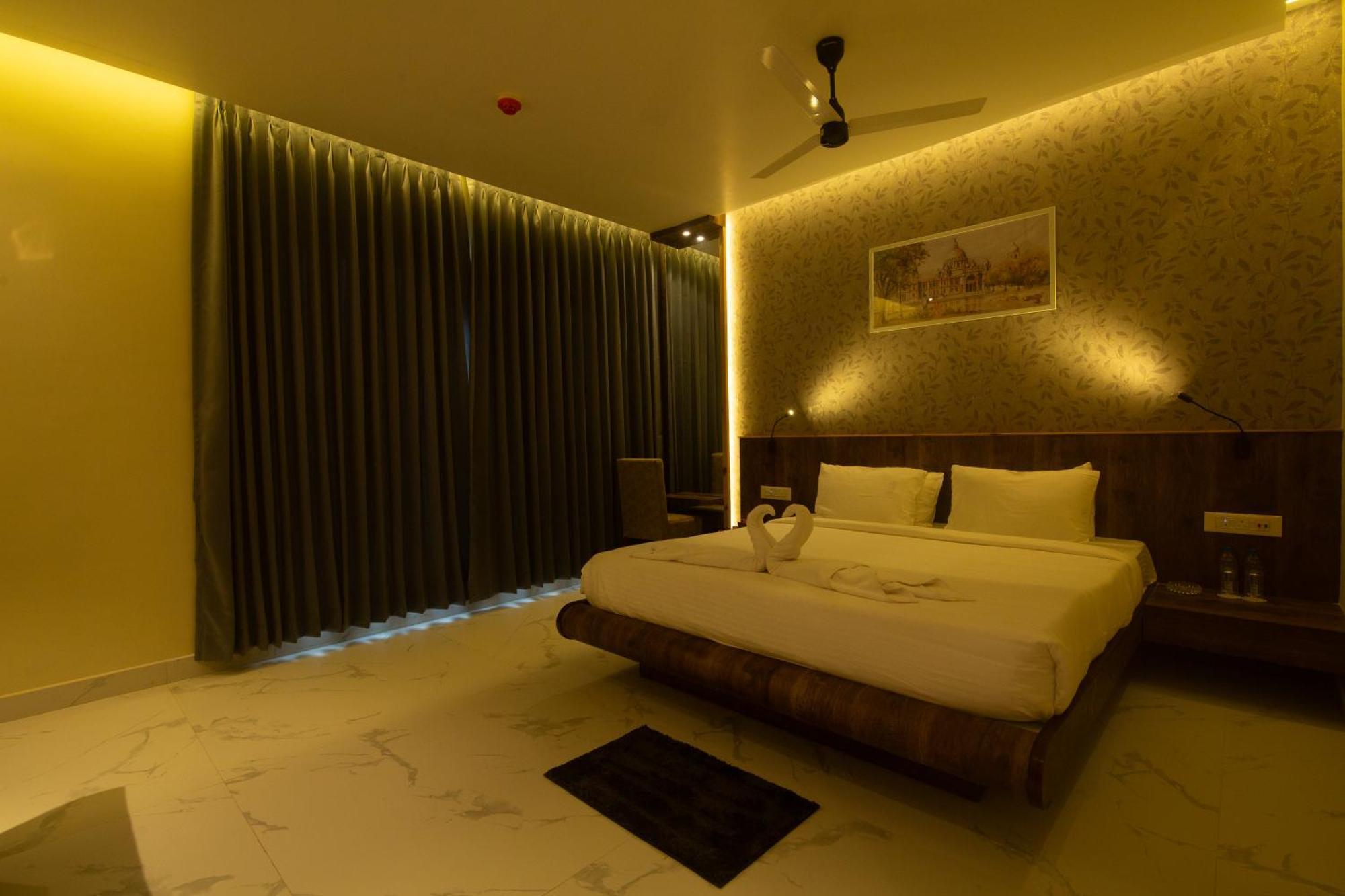 Hotel Palace View Murshidabad Esterno foto
